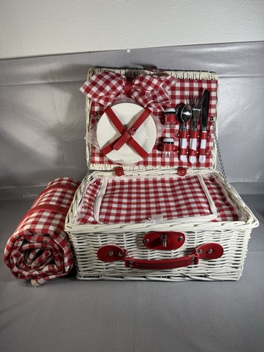 Charming white wicker pininc - white,