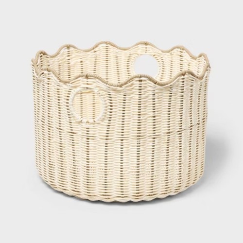 Scalloped poly rattan - scalloped, floor