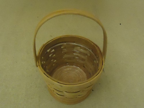 Designer basket 7in - diameter, x